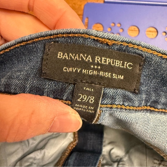 P40 - Banana Republic Light Blue High-Rise Slim Jeans - Picture 5 of 7